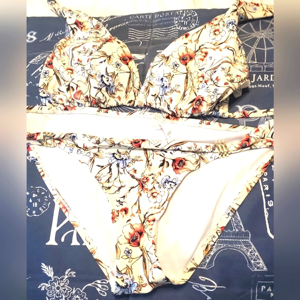 White House Black Market Cream Floral Bra